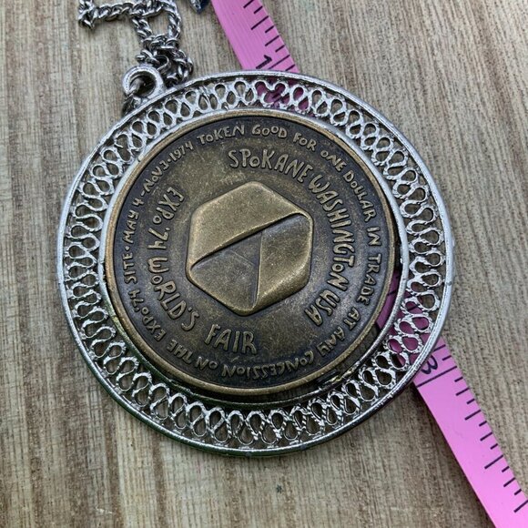 Spokane Washington 1974 Vintage Medallion Silver Tone Chain Necklace - Picture 3 of 8